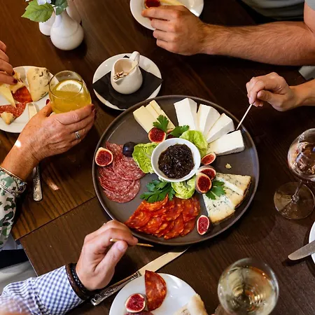 The Monterey Hotel, BW Signature Collection 3* Saint Saviour