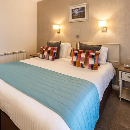 The Monterey Hotel, BW Signature Collection 3* Saint Saviour