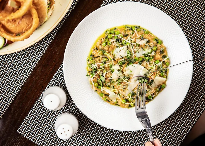 The Monterey - Sure Collection By Western Saint Saviour