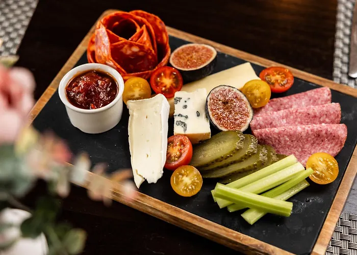 The Monterey - Sure Collection By Western Saint Saviour