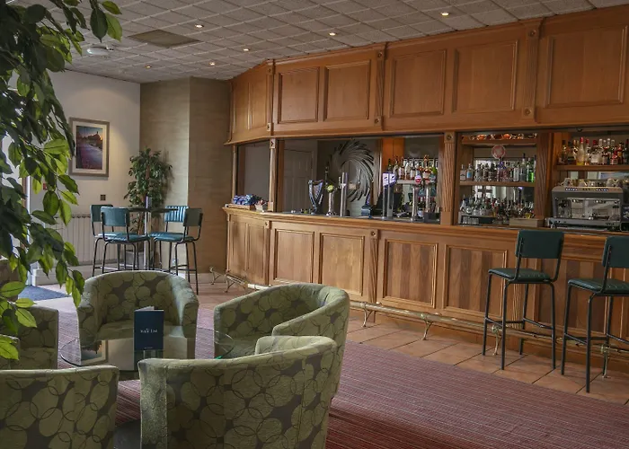 The Monterey - Sure Collection By Western Saint Saviour