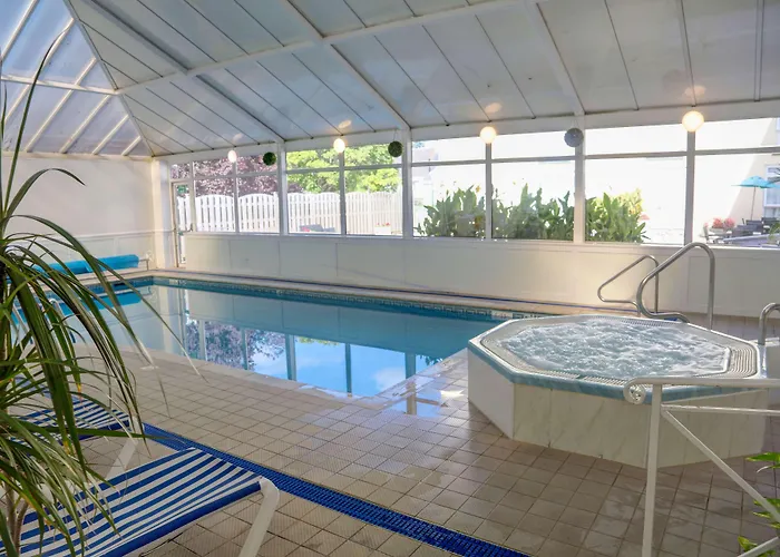 מלון The Monterey - Sure Collection By Western Saint Saviour